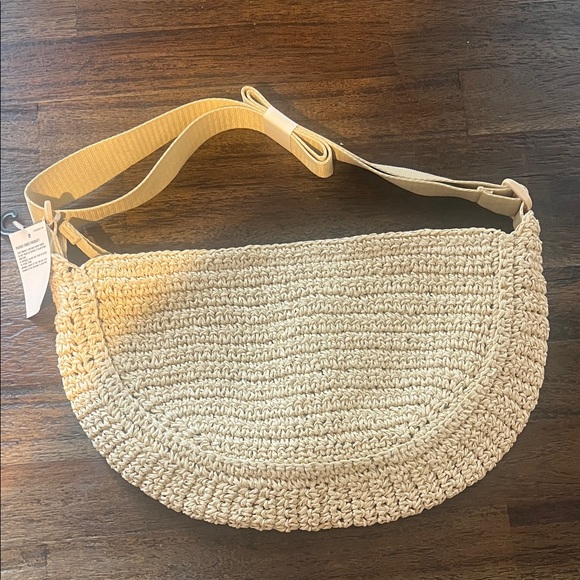 Uniqlo crochet crossbody bag (medium) NWT - Picture 2 of 2